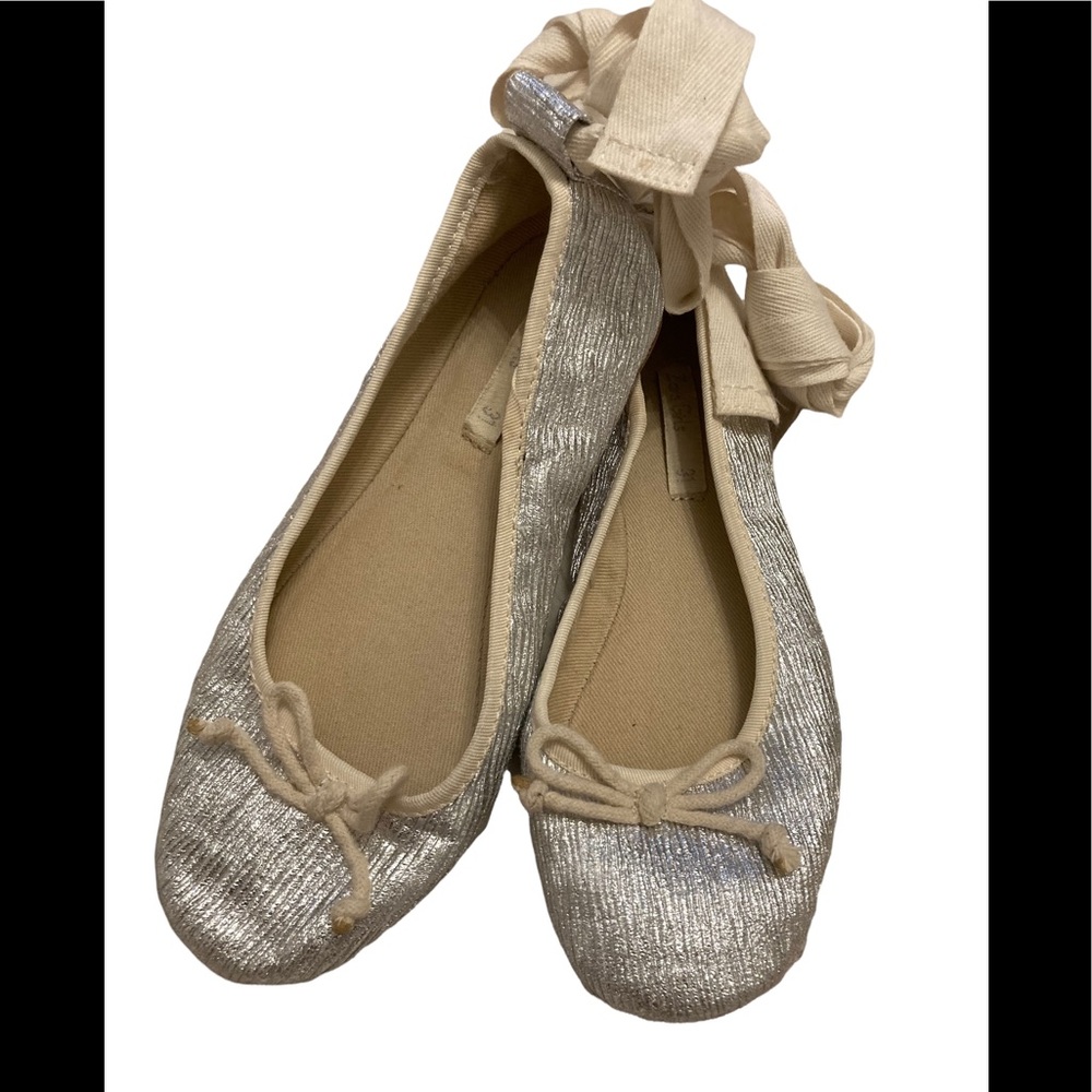 Zara Girls Lace up Ballet Flats  Metallic Silver Sz. 31EU
